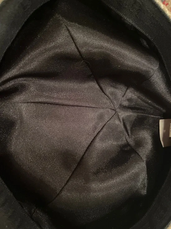 Burberry Beige Plaid Baker Boy Cap with Black and Red Details - Picture 4 of 6